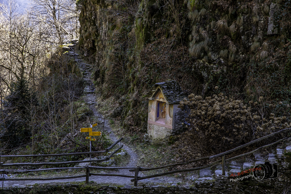 Via dei Mulini, Calezzo, Centovalli, Ticino, Svizzera